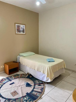 Quarto com banheiro e sem café e sem TV no Edifício Verona